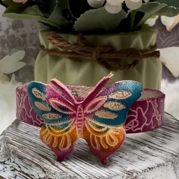 NWT Genuine Leather Handcrafted Butterfly Bracelet! Fits 6.5” to 8”. - Picture 7 of 7